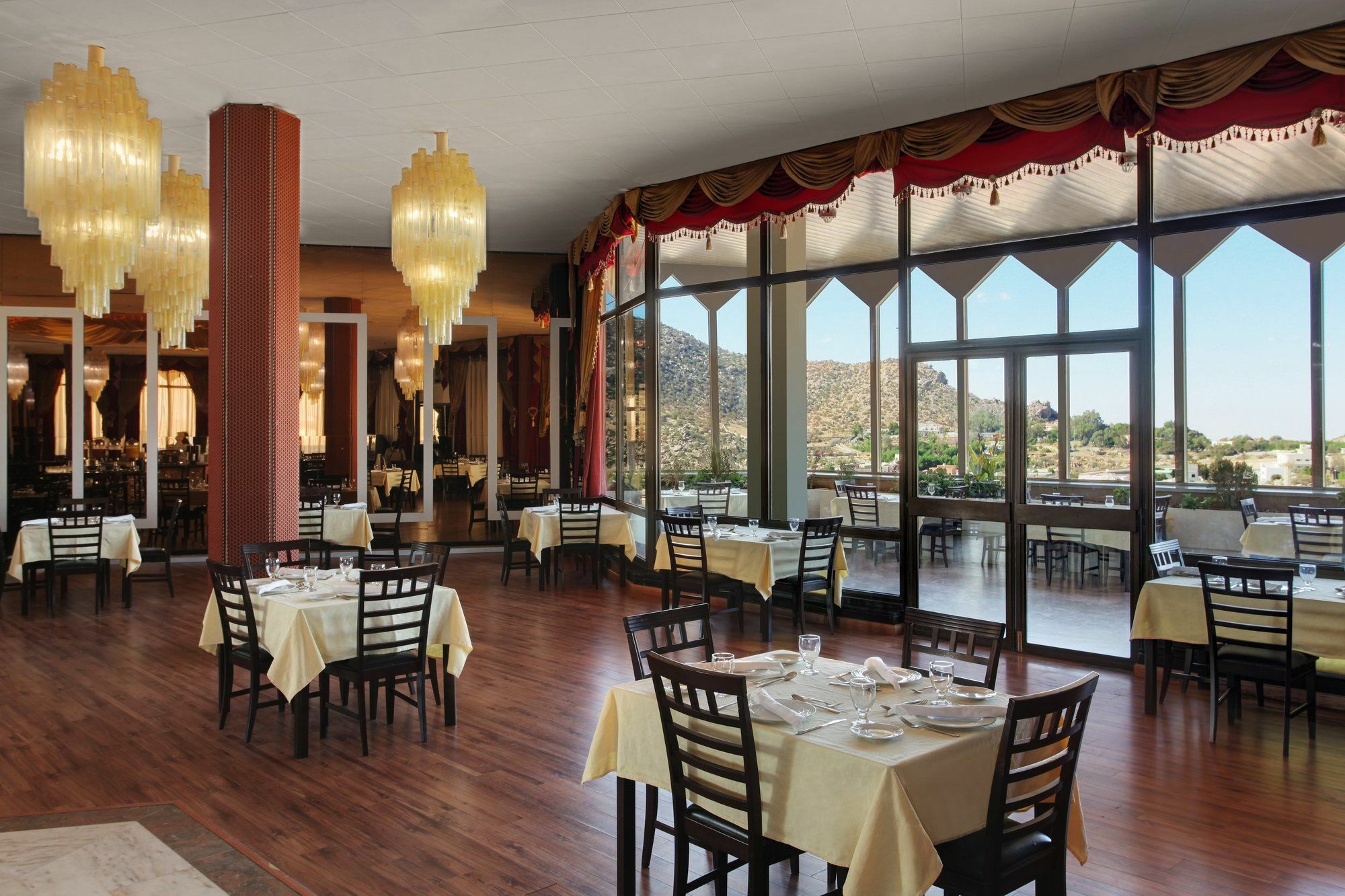 Le Meridien Al-Hada Kültér fotó